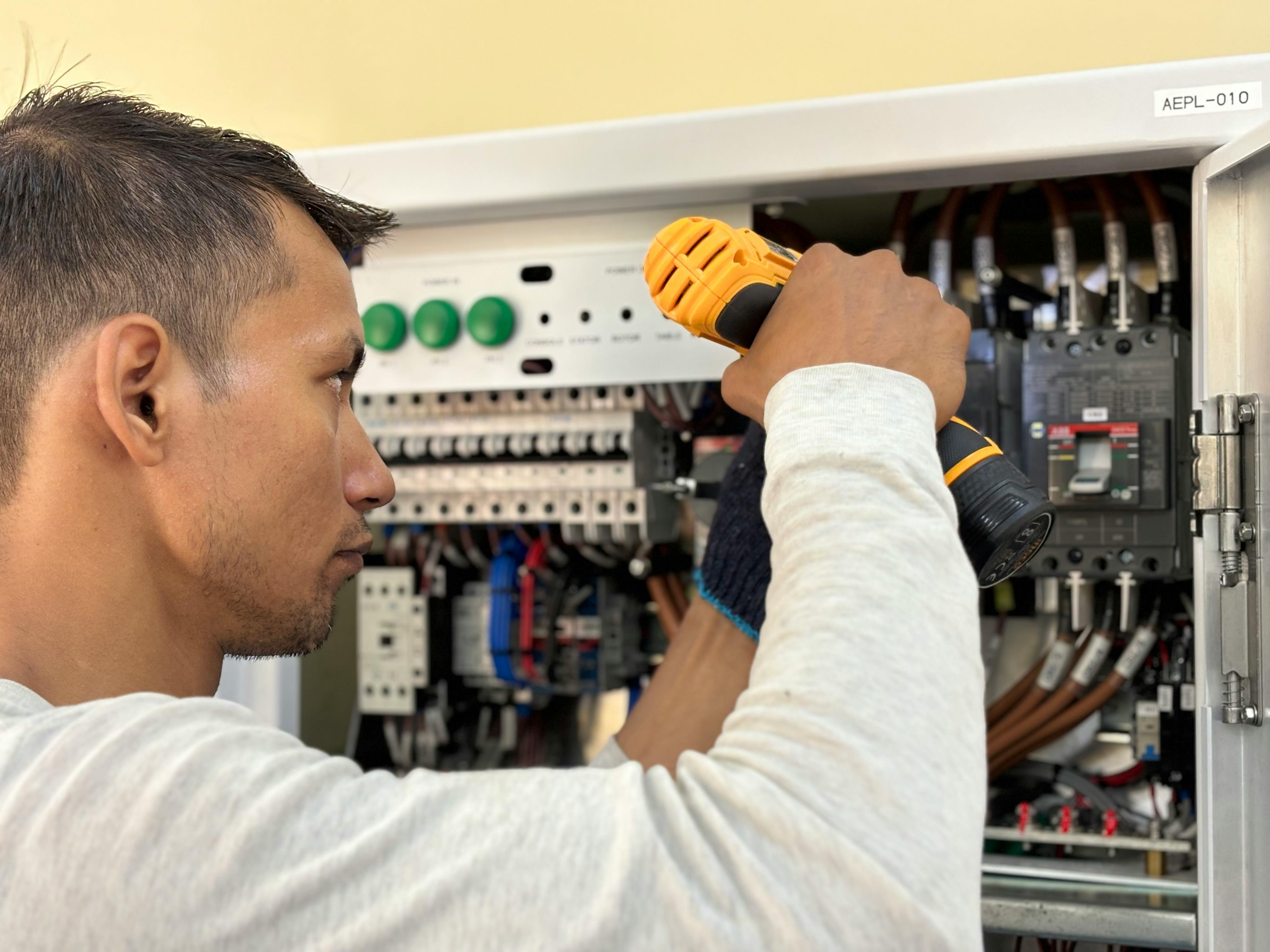 Schaltschrankbau, Elektrotechnik und Automatisierung in Daun